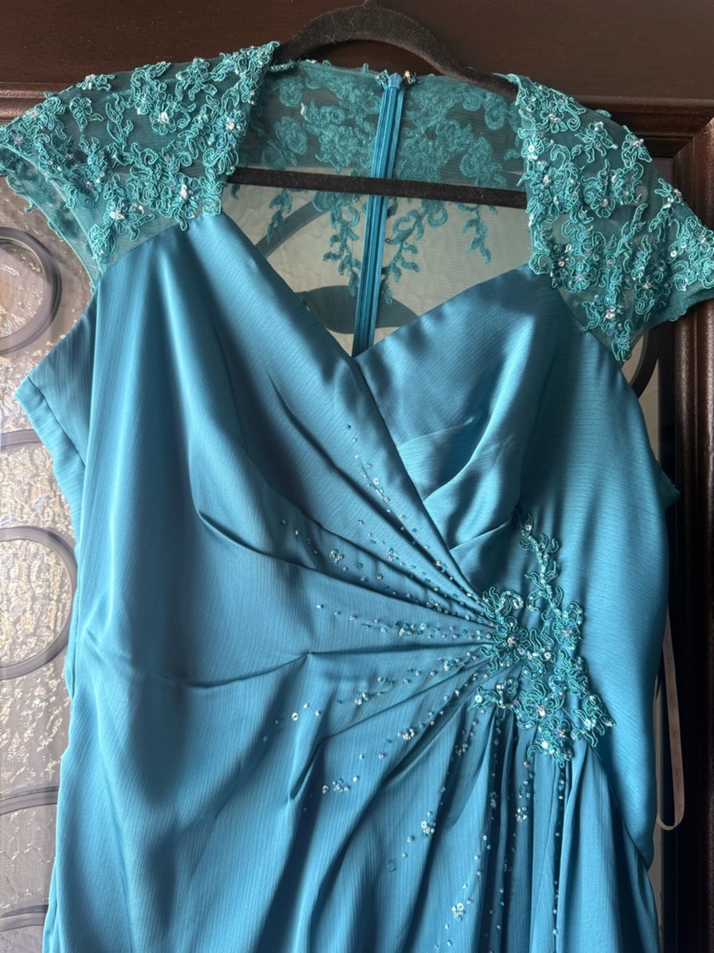 Teal Lace-Accent Evening Dress with Embellished Waist